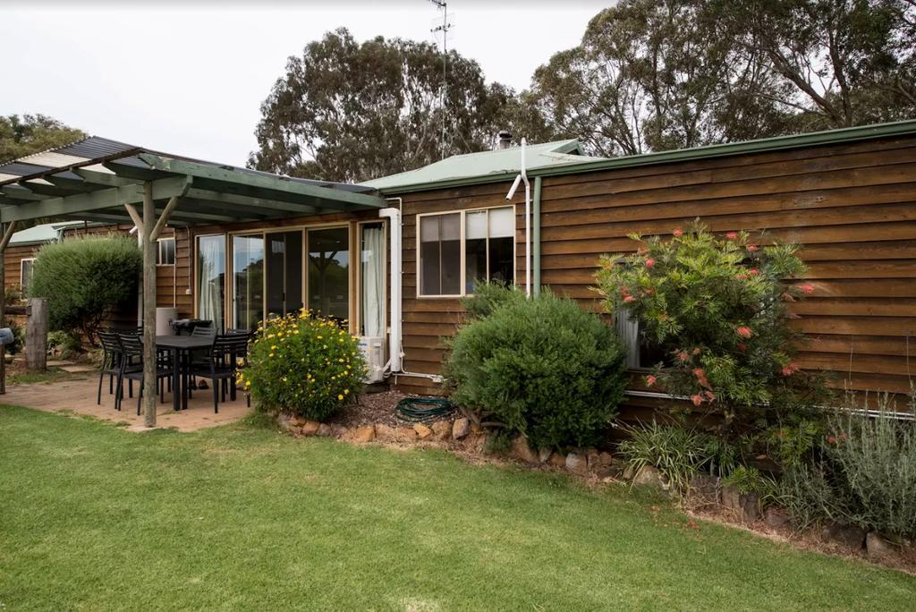 Sunflowers Animal Farm & Farmstay Margaret River Екстериор снимка